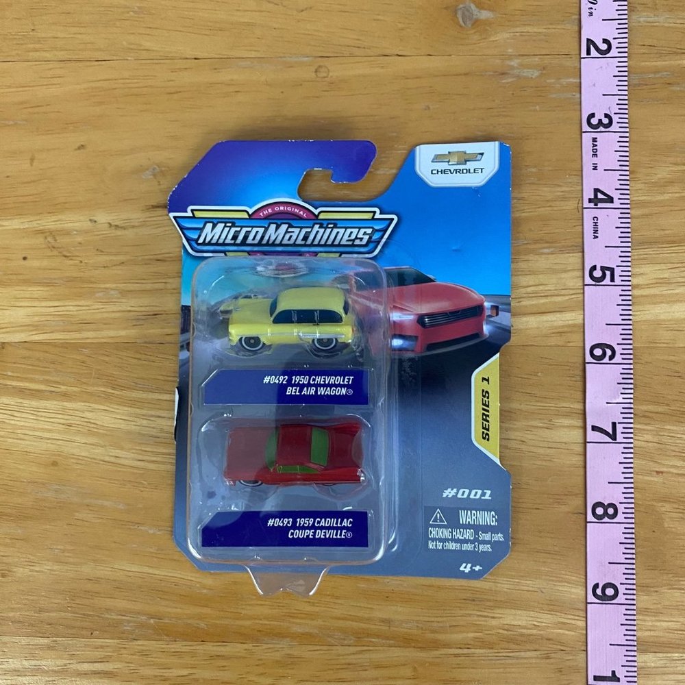 Micro Machines Series 1 #001 1950 Bel Air Wagon 1959 Coupe Deville